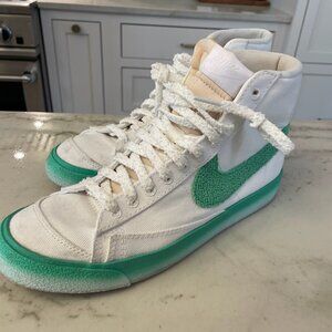 Nike Blazer Mid '77 “Green Fade” (Chenille Swoosh)